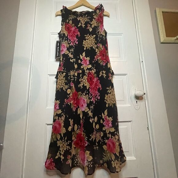 NWTs Sheri Martin Flattering Floral Ruffle Dress Size 16 - Picture 8 of 14